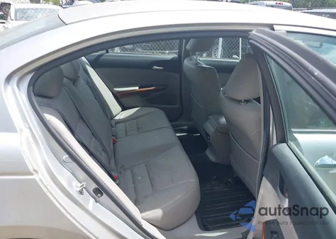 2011 Honda Accord Exl z USA, uszkodzony, nr VIN 1HGCP3F89BA010970